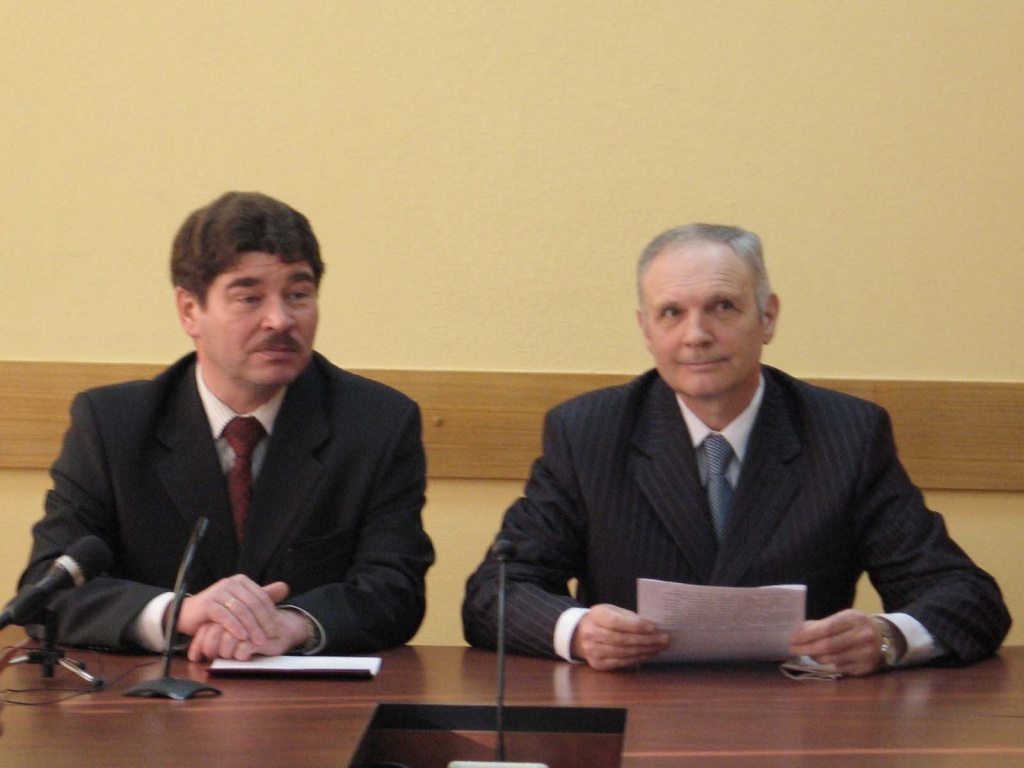 Глава Администрации города С.В.Логинов и Глава Воткинска В.Г.Ушатиков